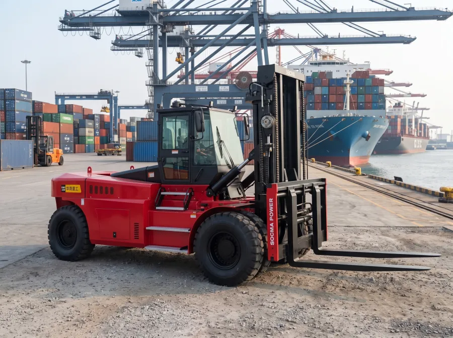 SOCMA HNF-300 Diesel Forklift, 30 Tonnes