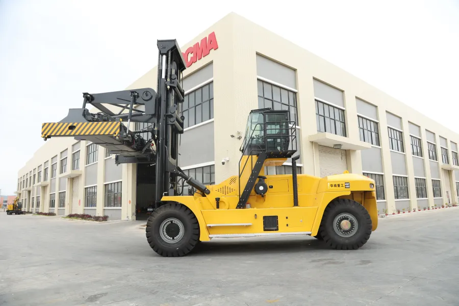 SOCMA HNF-450H Diesel Forklift, 45 Tonnes